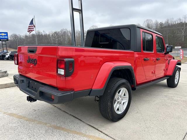 Used 2022 Jeep Gladiator Sport image 4
