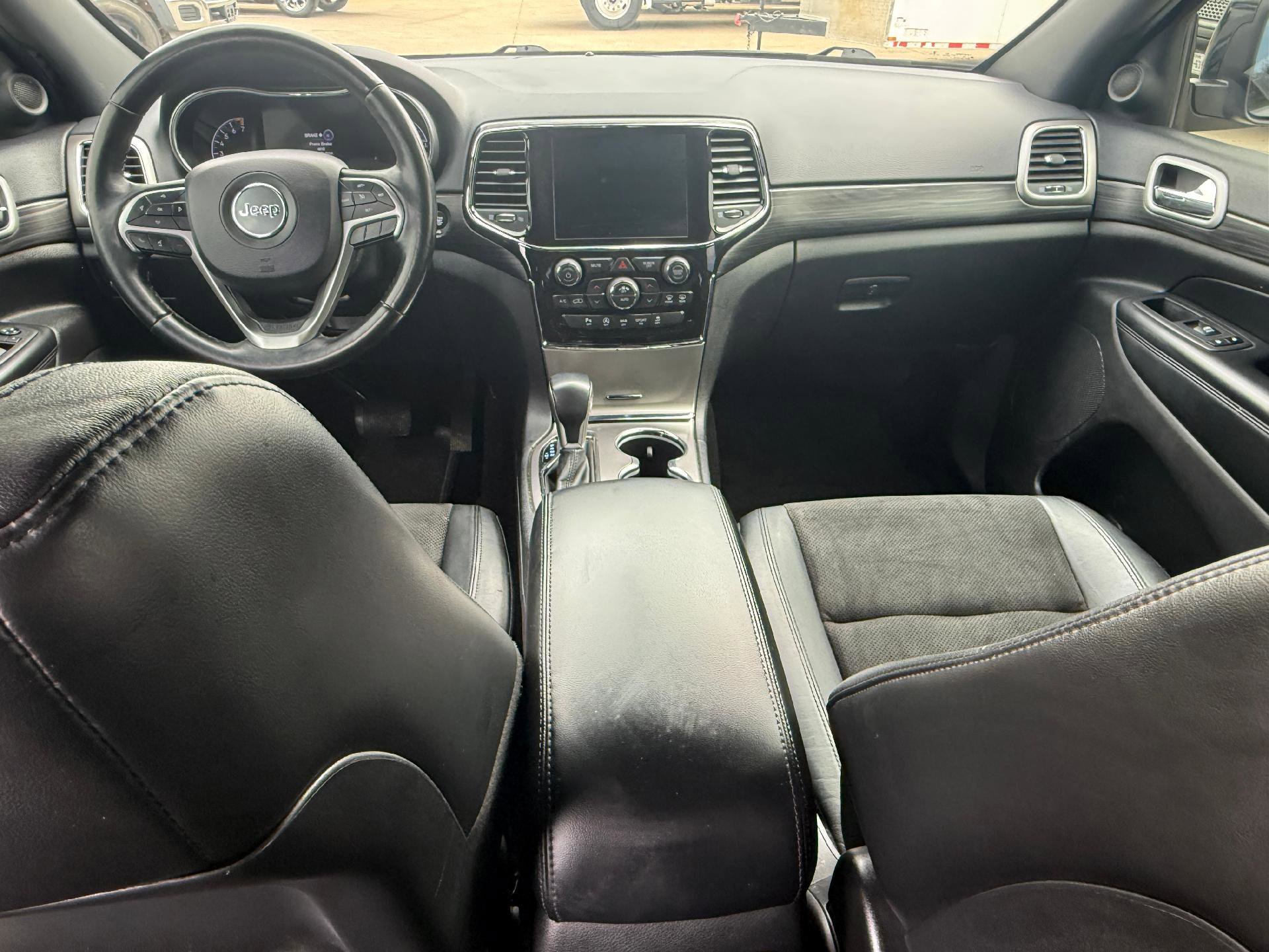 Used 2022 Jeep Grand Cherokee Laredo X image 23