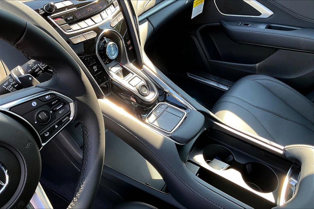 Used 2024 Acura RDX SH-AWD image 11