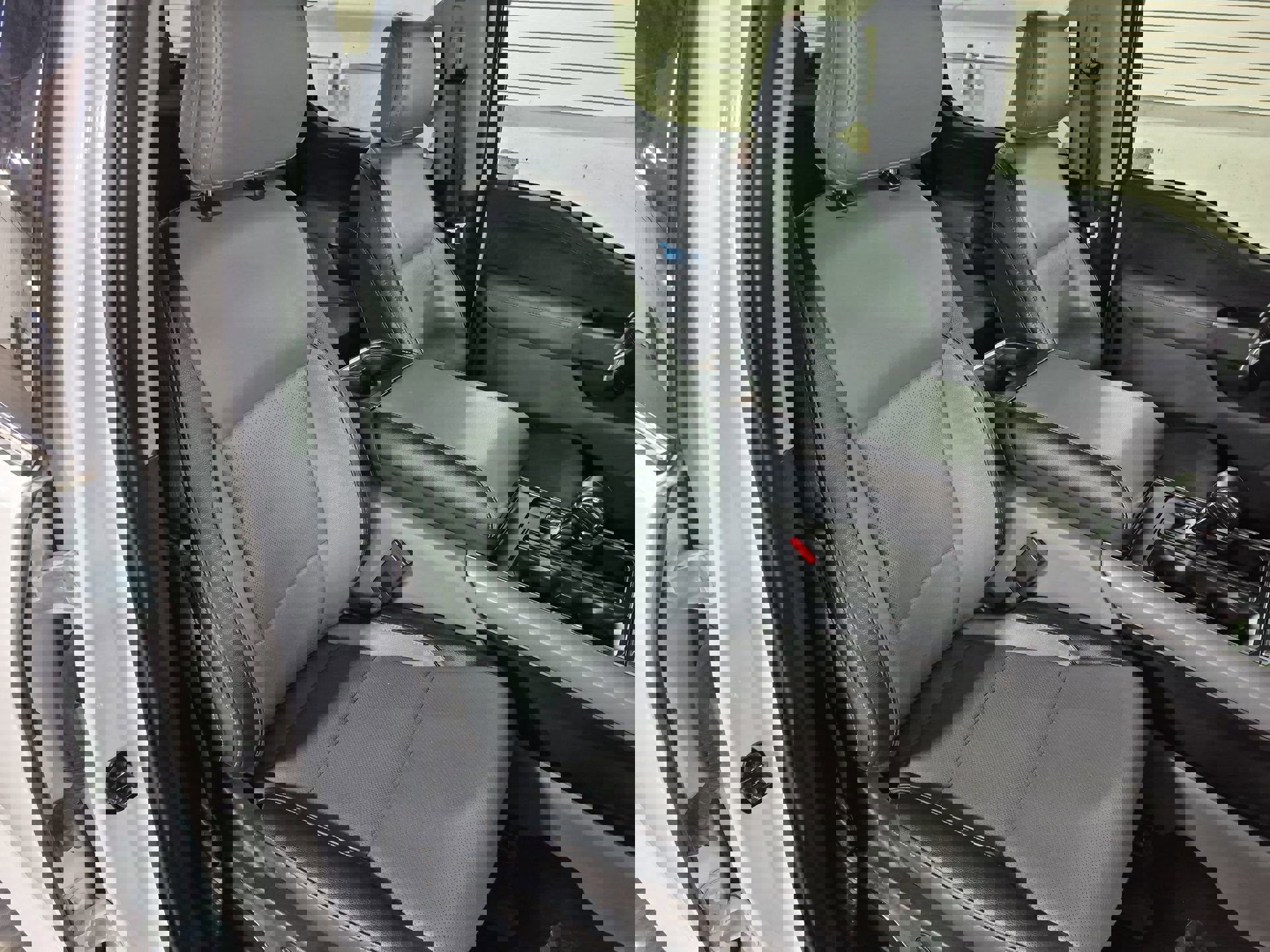 Used 2023 Ford F150 Lariat w/ Max Trailer Tow Package image 30