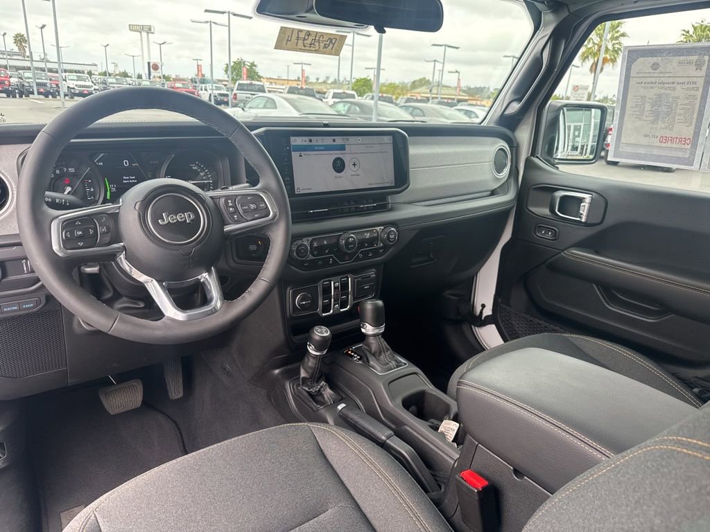 Certified 2025 Jeep Wrangler Unlimited Sahara w/ Safety Group AWD/4WD image 16