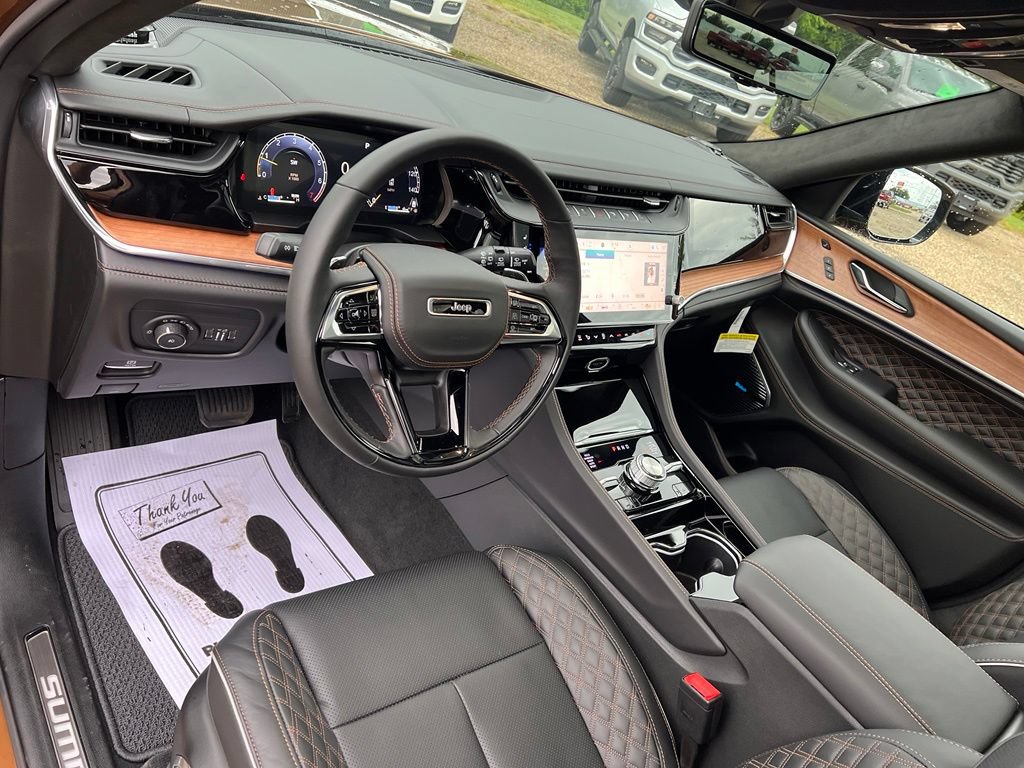 New 2027 Jeep Grand Cherokee Summit AWD/4WD image 25