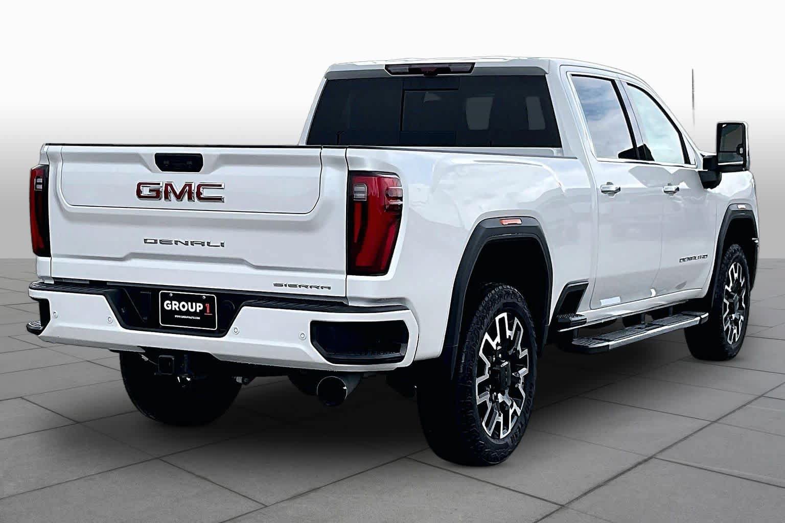 Used 2024 GMC Sierra 2500 Denali w/ Technology Package AWD/4WD image 13