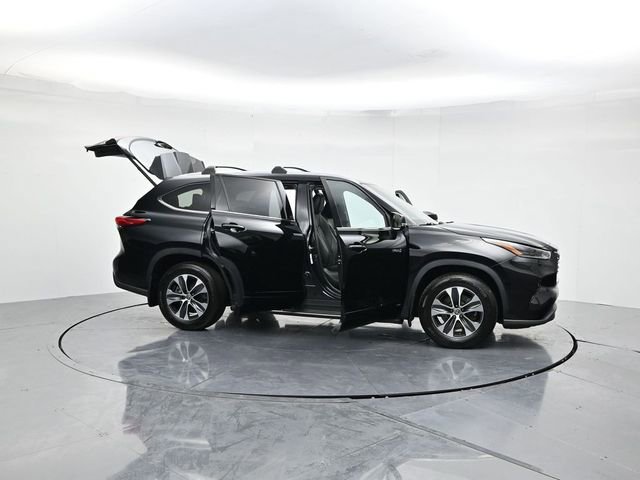 Used 2021 Toyota Highlander XLE image 51