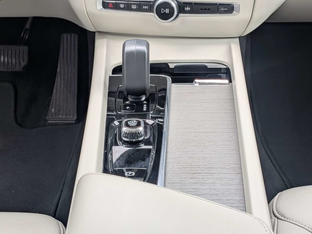 Certified 2024 Volvo S60 B5 Plus w/ Climate Package FWD image 18