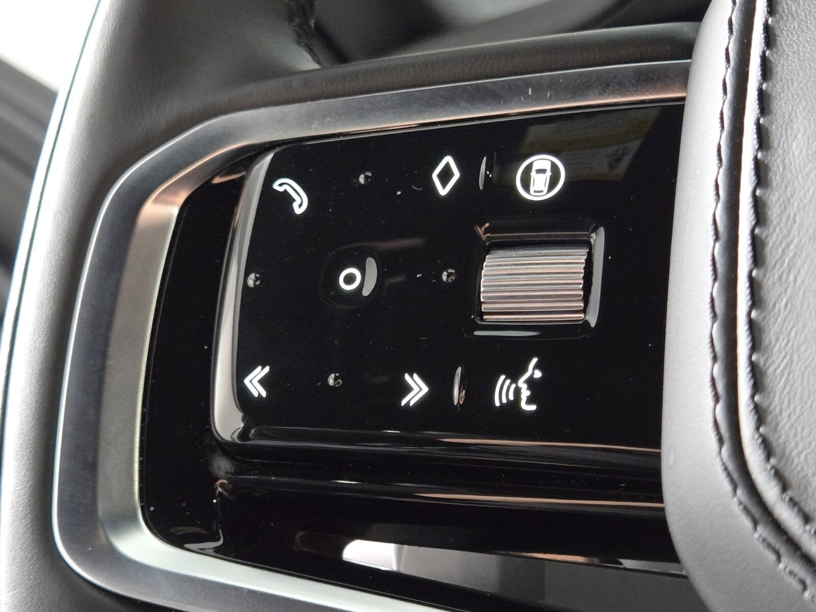 Used 2024 Land Rover Range Rover Sport SE image 23