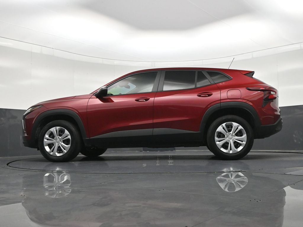 Used 2024 Chevrolet Trax LS FWD image 24