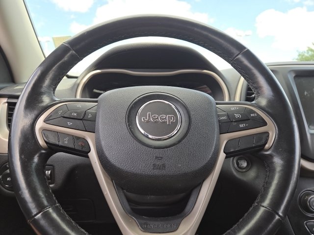 Used 2015 Jeep Cherokee Limited AWD/4WD image 18