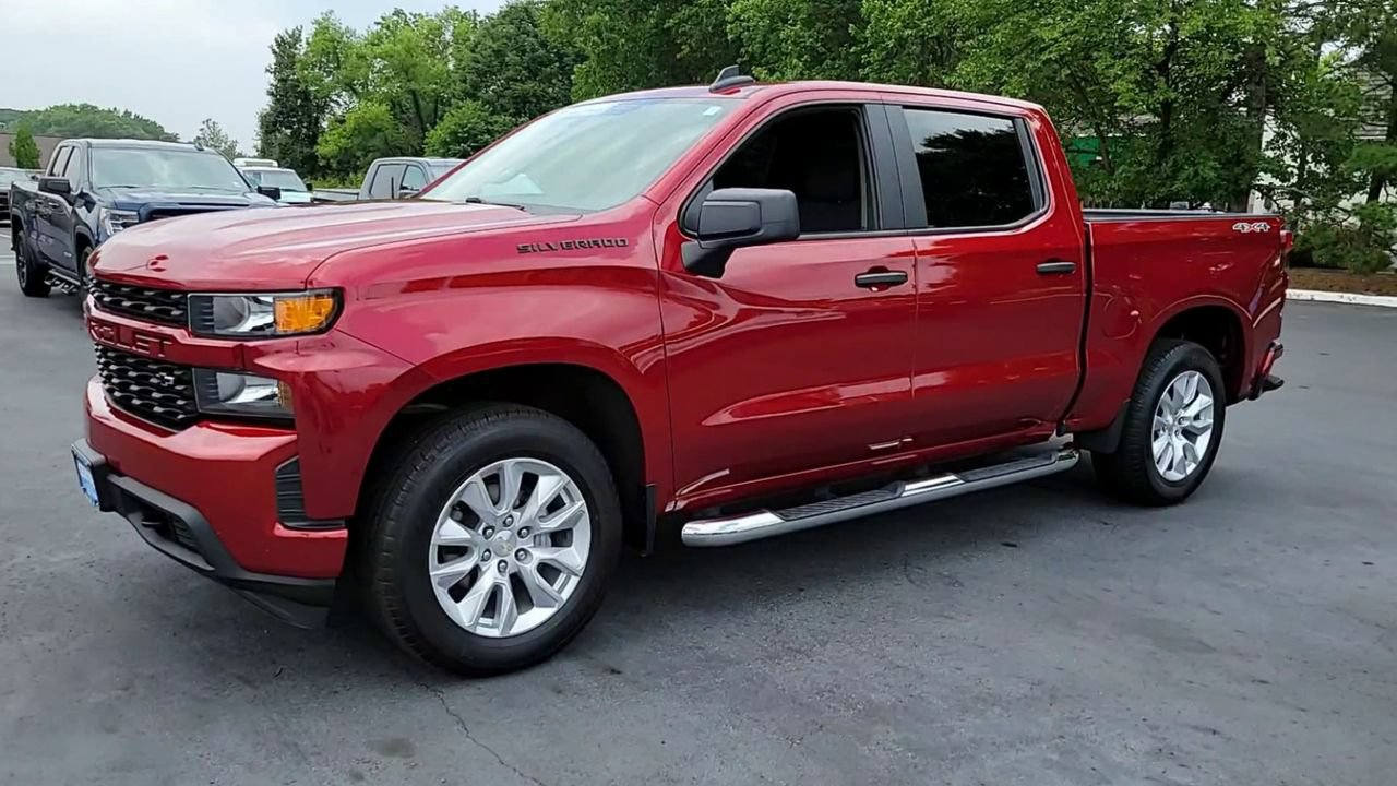Certified 2020 Chevrolet Silverado 1500 Custom w/ Custom Value Package AWD/4WD image 4