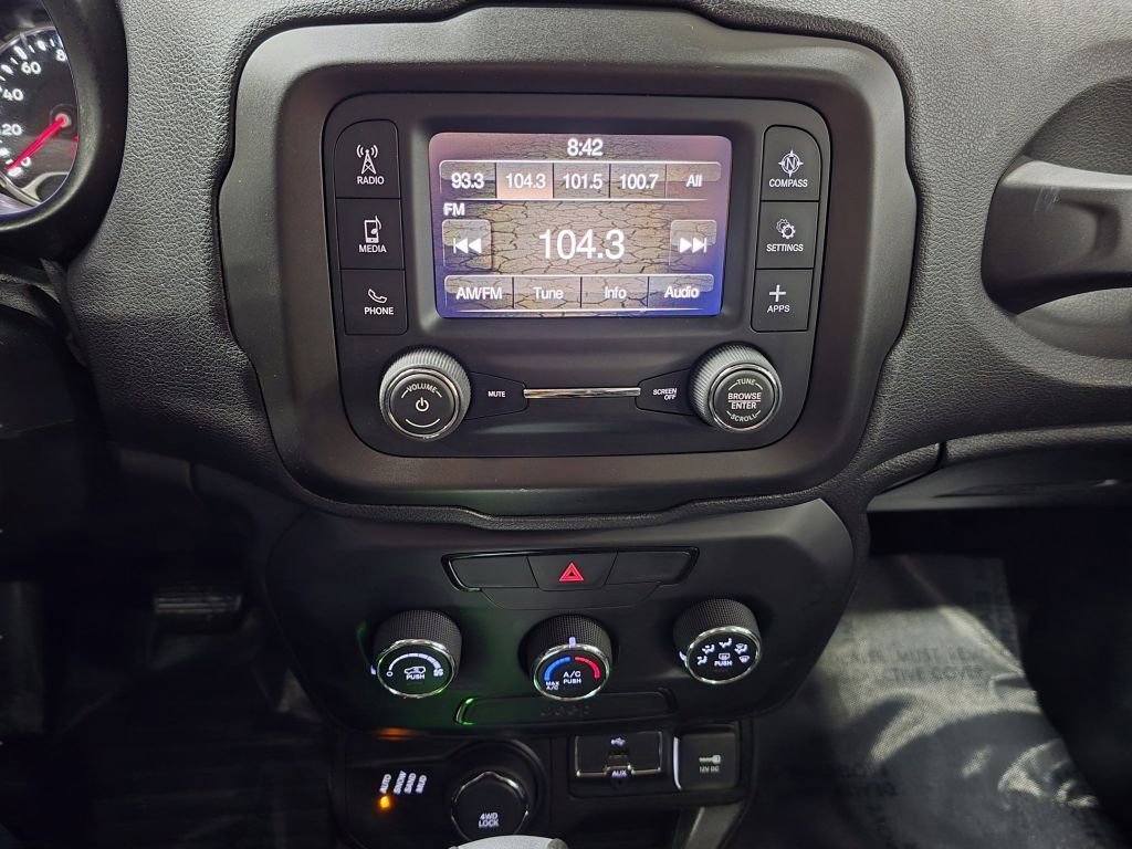 Used 2020 Jeep Renegade Sport w/ Sport Appearance Group image 4