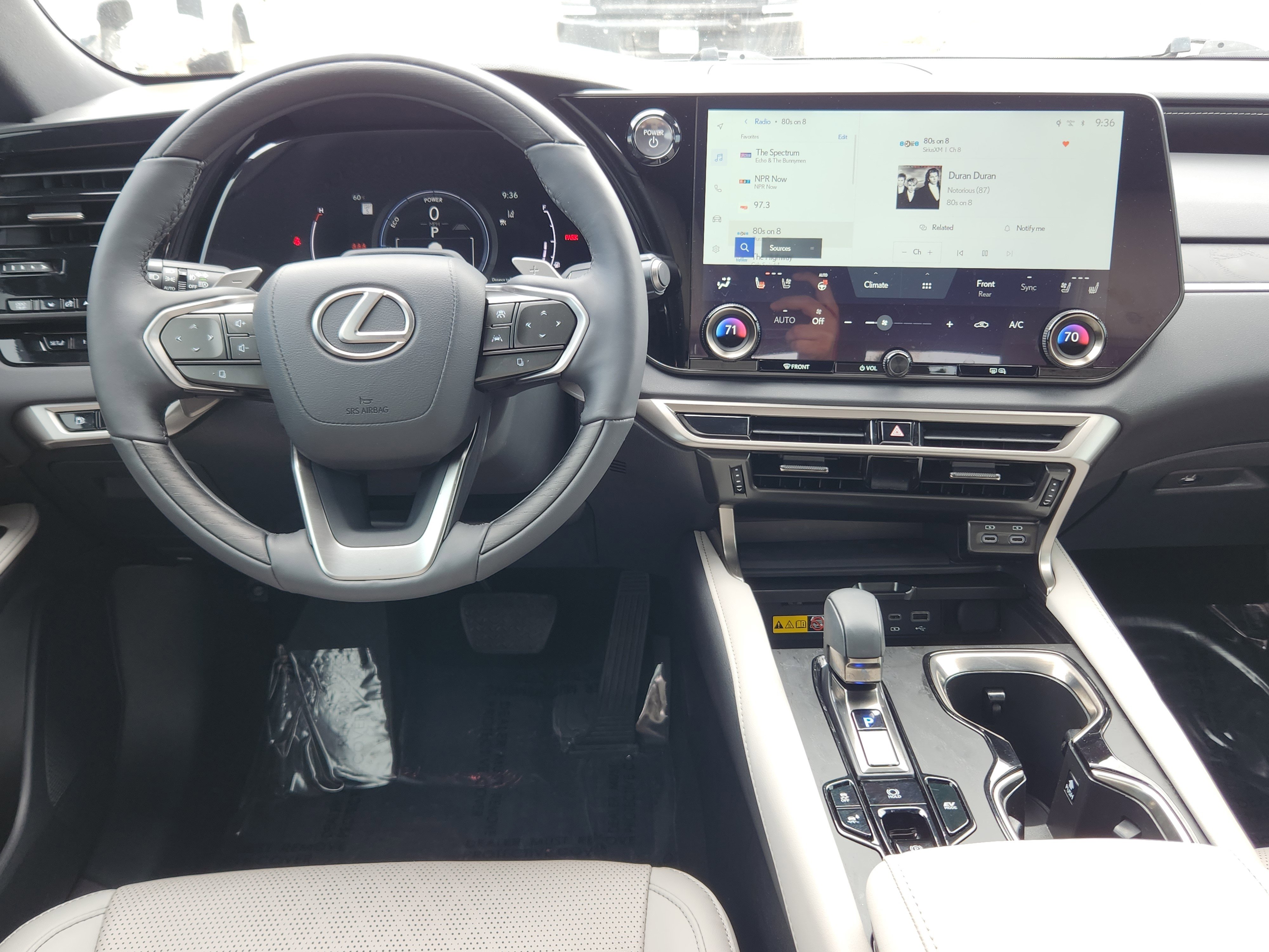Used 2023 Lexus RX 350 w/ Accessory Package (Z1) image 16