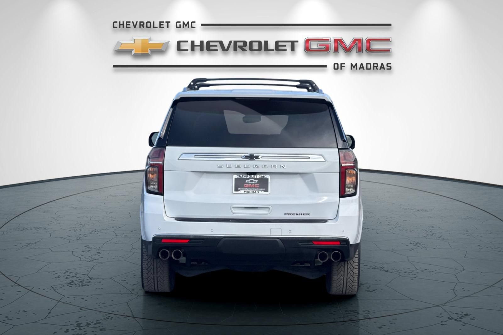 Used 2023 Chevrolet Suburban Premier AWD/4WD image 4