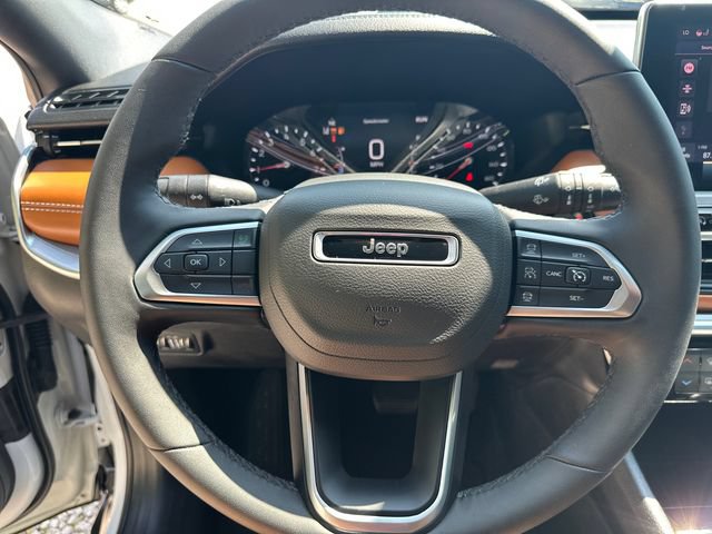 Used 2025 Jeep Compass Limited AWD/4WD image 25