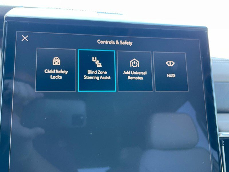 Used 2025 GMC Yukon XL Denali w/ LPO, Illumination Package AWD/4WD image 55