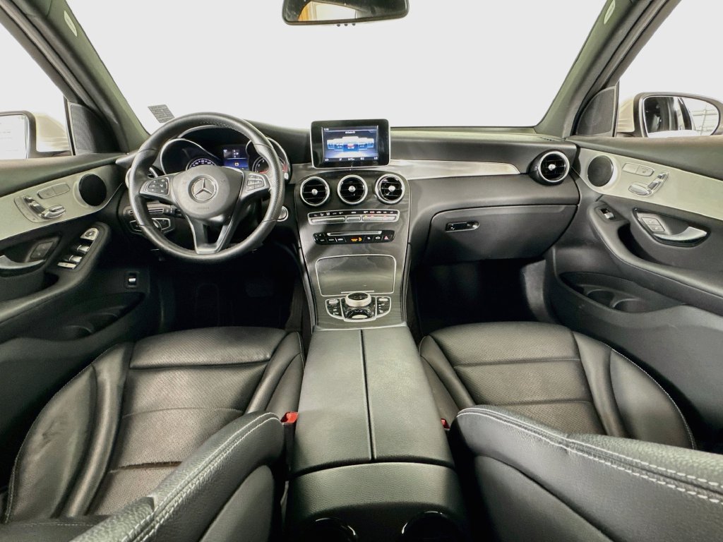 Used 2019 Mercedes-Benz GLC 300 4MATIC image 25