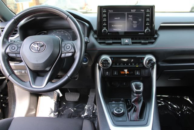 Used 2021 Toyota RAV4 SE w/ Weather & Moonroof Package AWD/4WD image 13