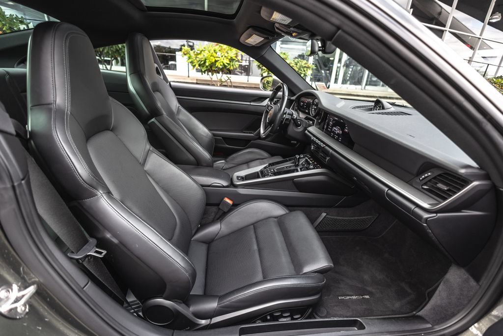 Used 2020 Porsche 911 Carrera 4S AWD/4WD image 24
