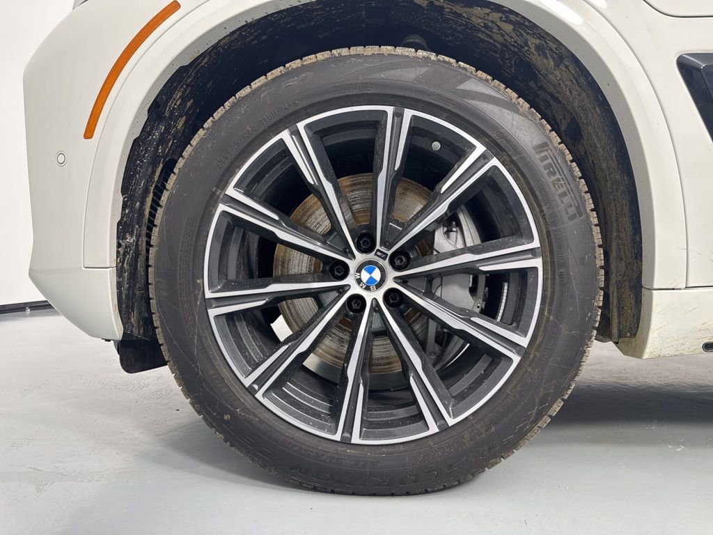 New 2026 BMW X5 xDrive50e w/ M Sport Package AWD/4WD image 10