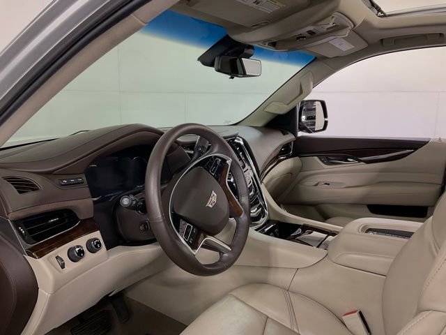 Used 2017 Cadillac Escalade Luxury image 19