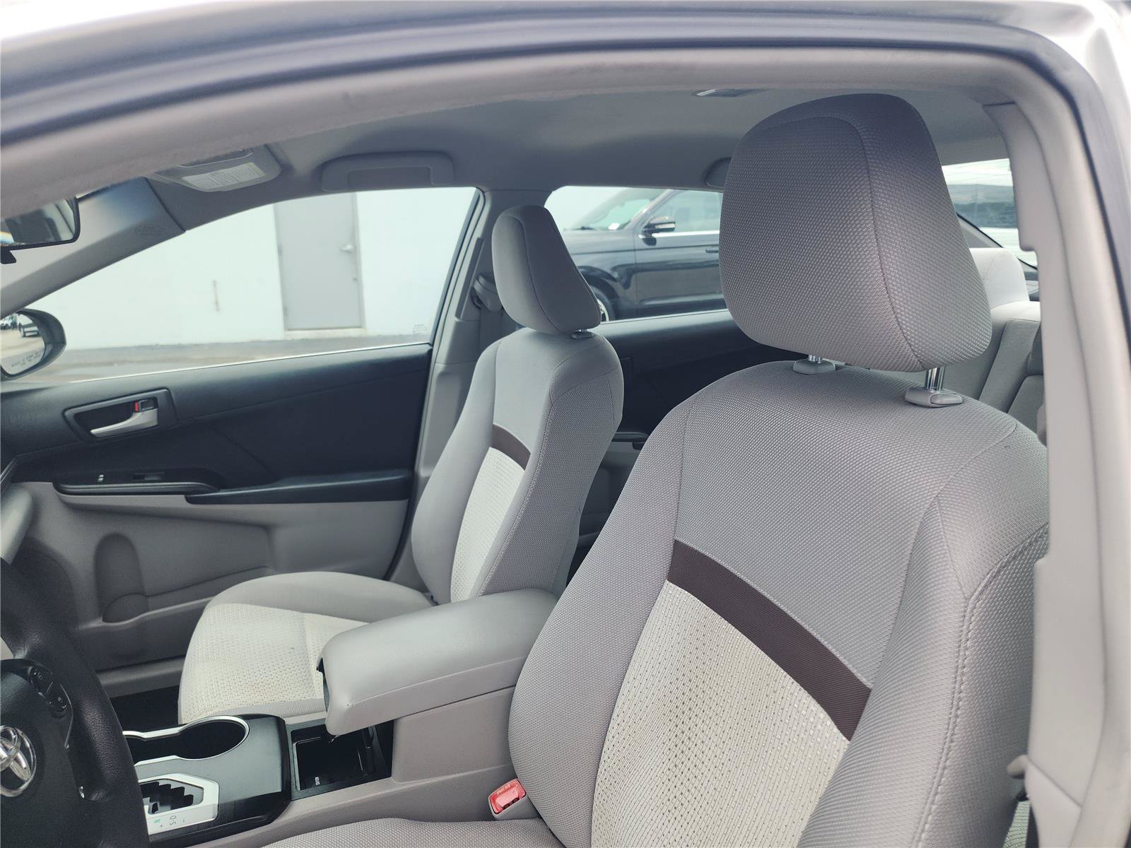 Used 2012 Toyota Camry LE FWD image 13