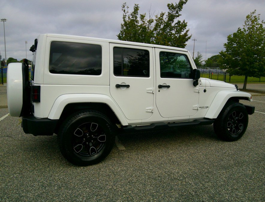 Used 2018 Jeep Wrangler Unlimited Sahara AWD/4WD image 19