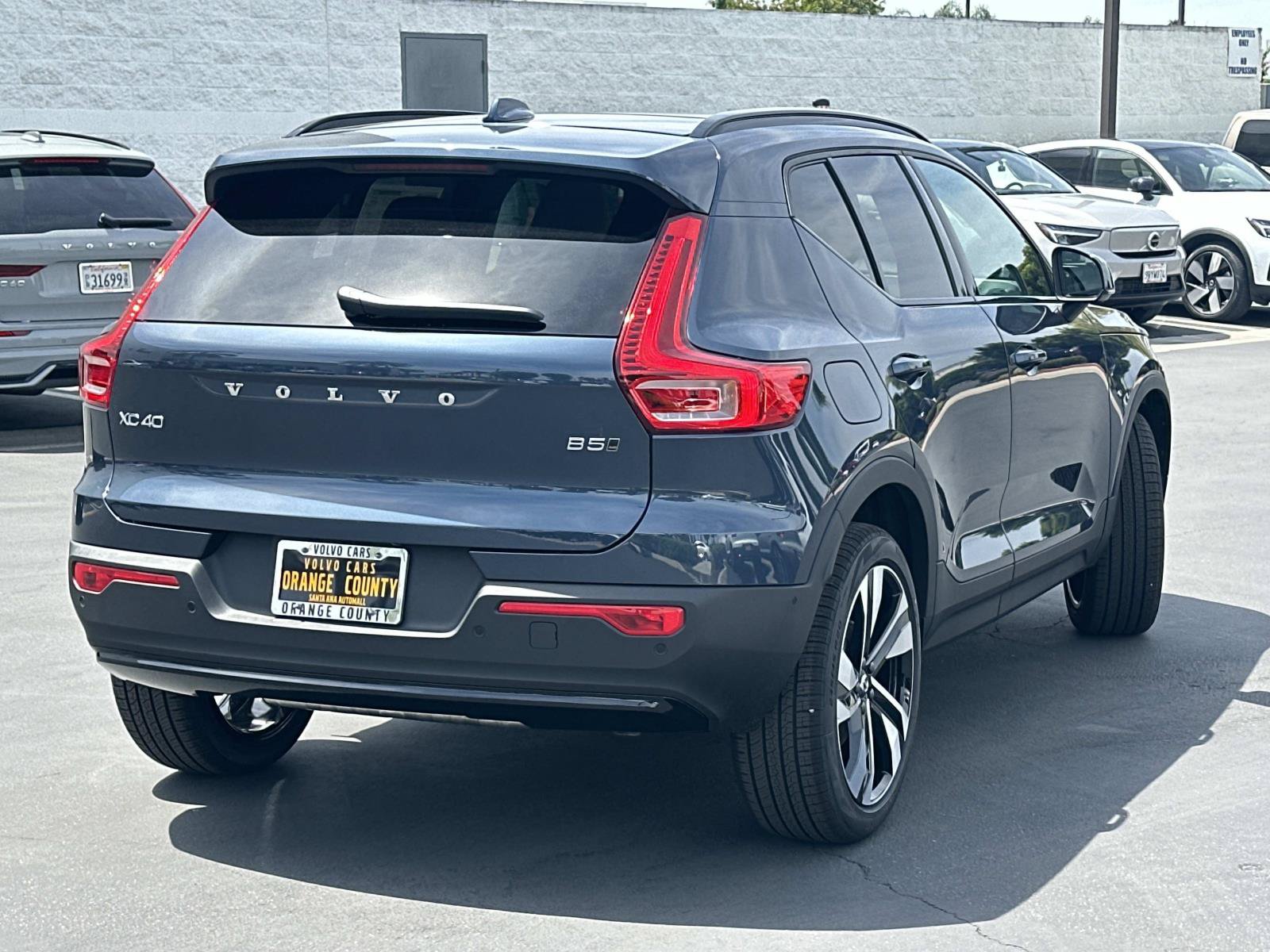 New 2026 Volvo XC40 B5 Ultra w/ Climate Package AWD/4WD image 6