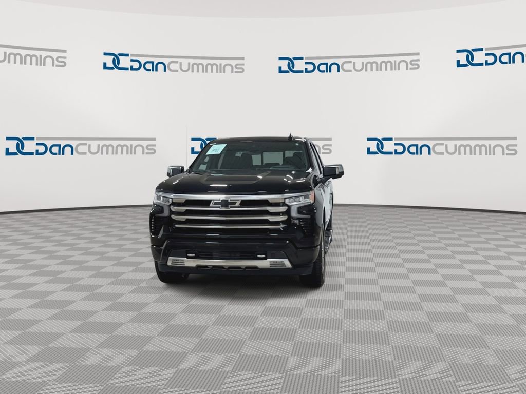 Used 2024 Chevrolet Silverado 1500 High Country w/ Technology Package AWD/4WD image 4