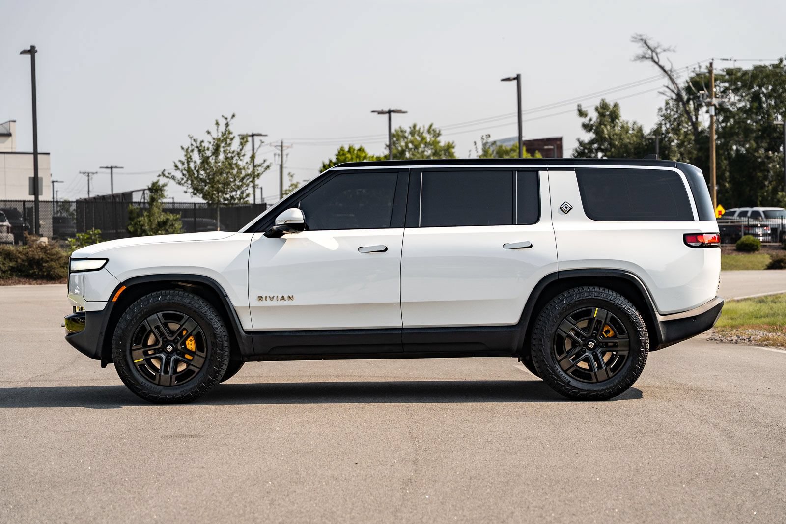 Used 2023 Rivian R1S Adventure AWD/4WD image 5