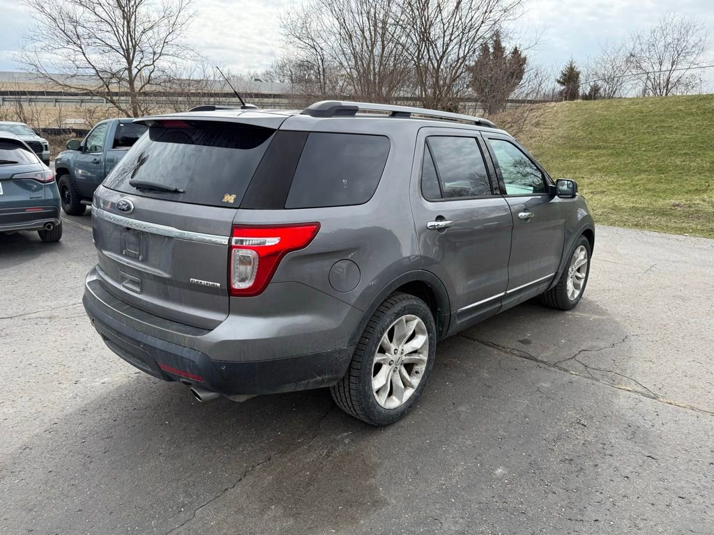 Used 2013 Ford Explorer XLT image 3