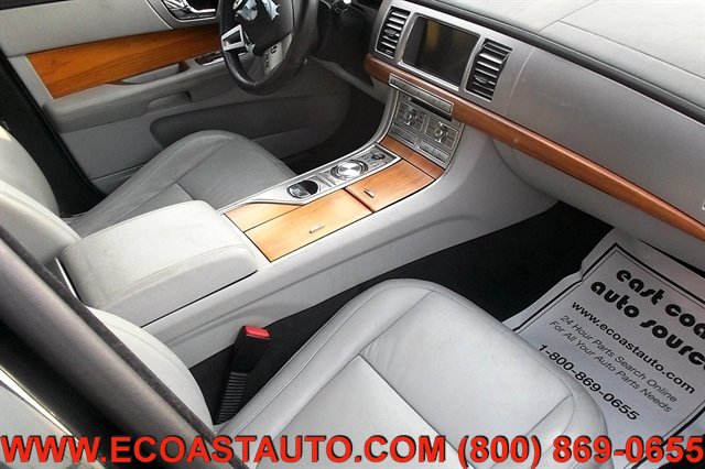 Used 2010 Jaguar XF Luxury image 7