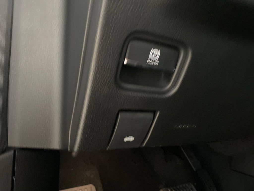 Used 2023 Jeep Grand Cherokee Laredo RWD image 18