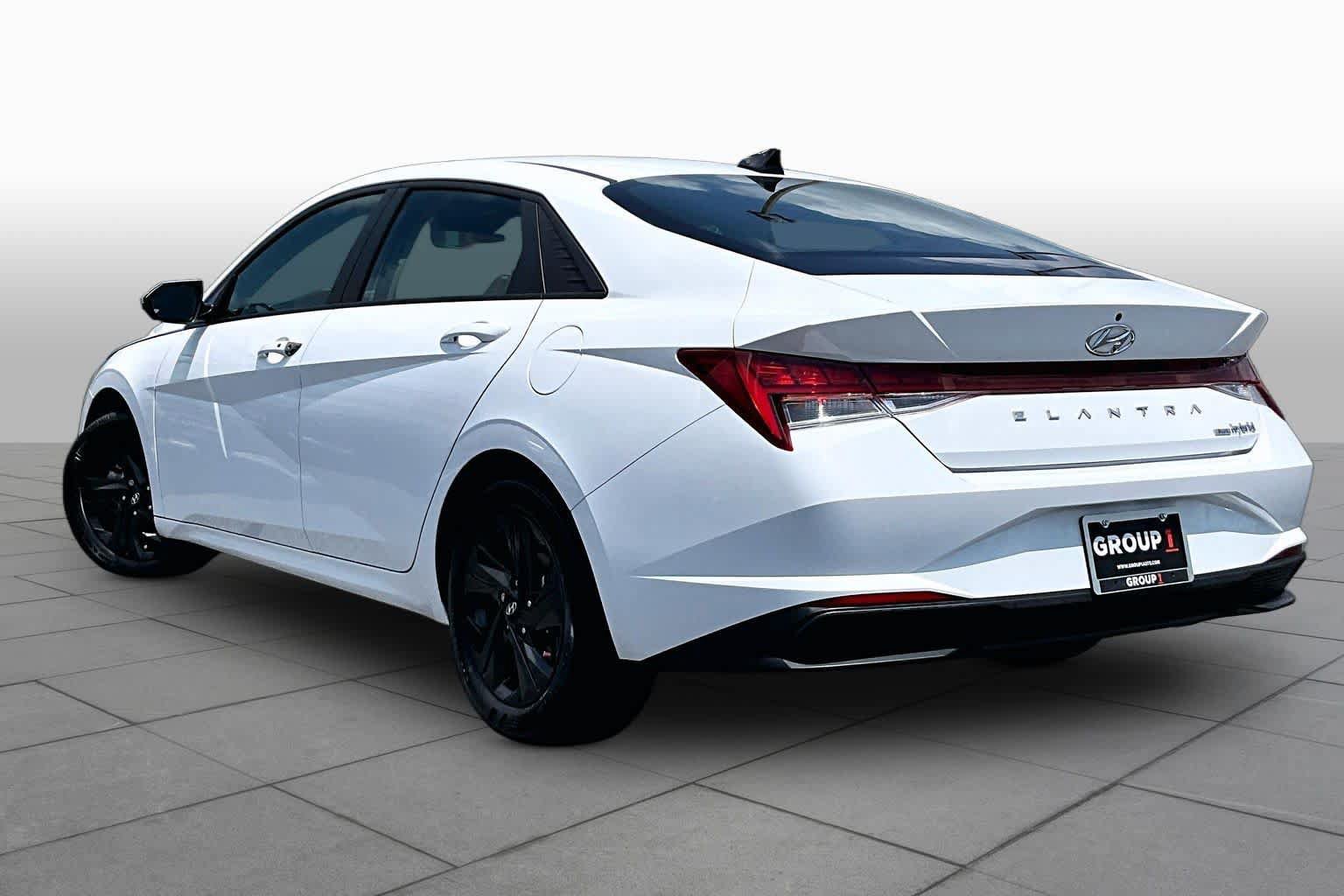 Used 2022 Hyundai Elantra Blue FWD image 12