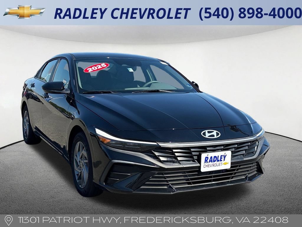 Used 2025 Hyundai Elantra Hybrid FWD image 21