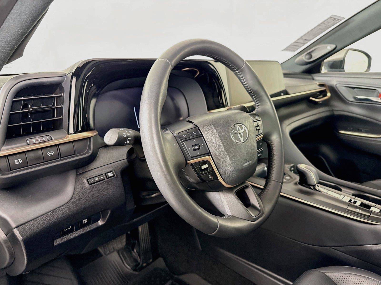 Certified 2023 Toyota Crown Platinum AWD/4WD image 4
