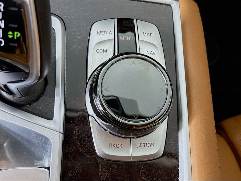 Used 2021 BMW 750i xDrive w/ Executive Package image 22