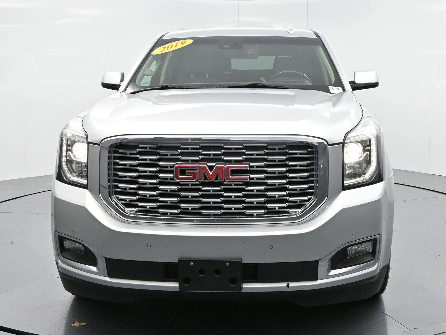 Used 2019 GMC Yukon XL Denali w/ Denali Ultimate Package AWD/4WD image 2