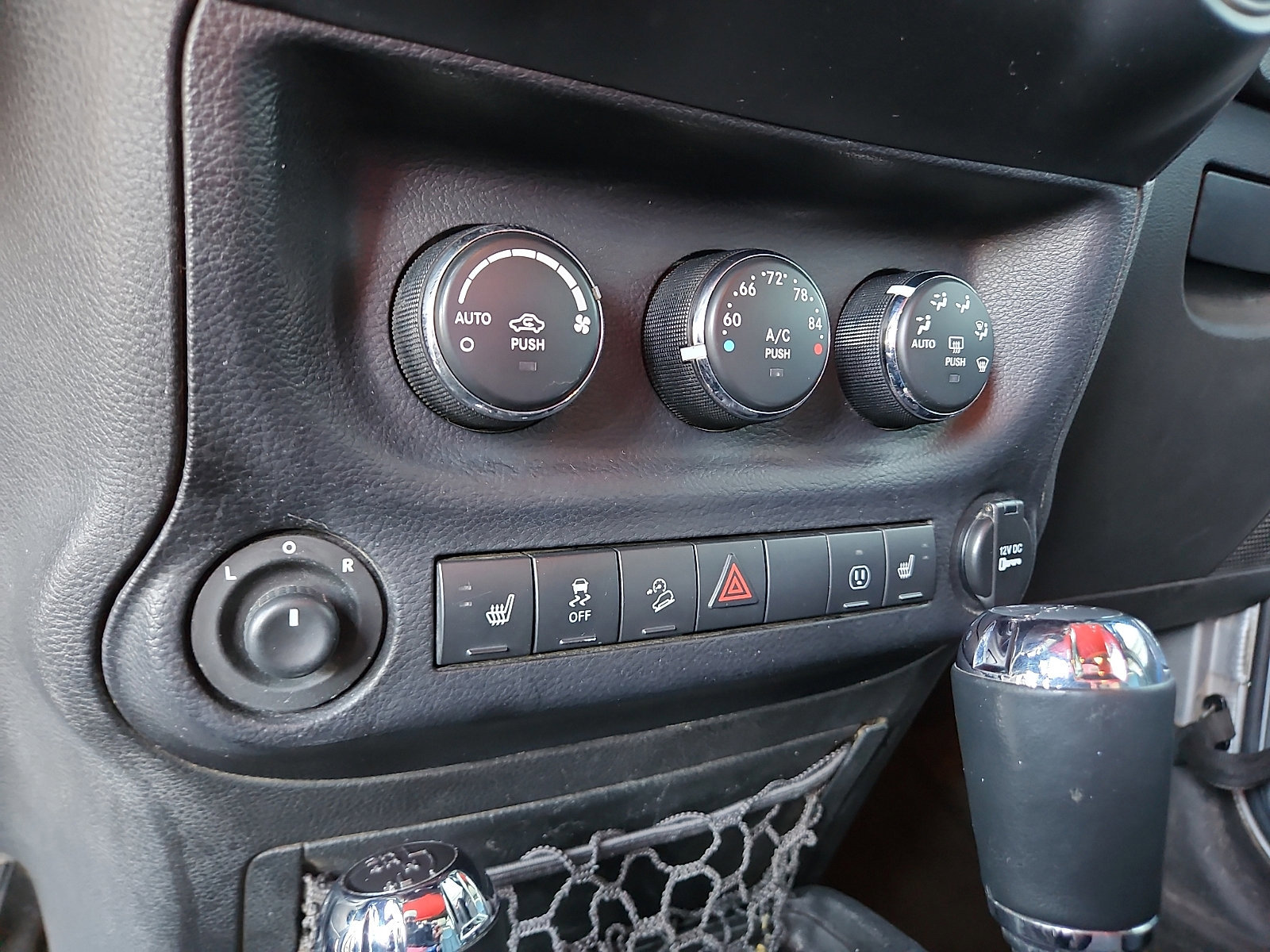 Used 2014 Jeep Wrangler Unlimited Sahara w/ Max Tow Package image 17