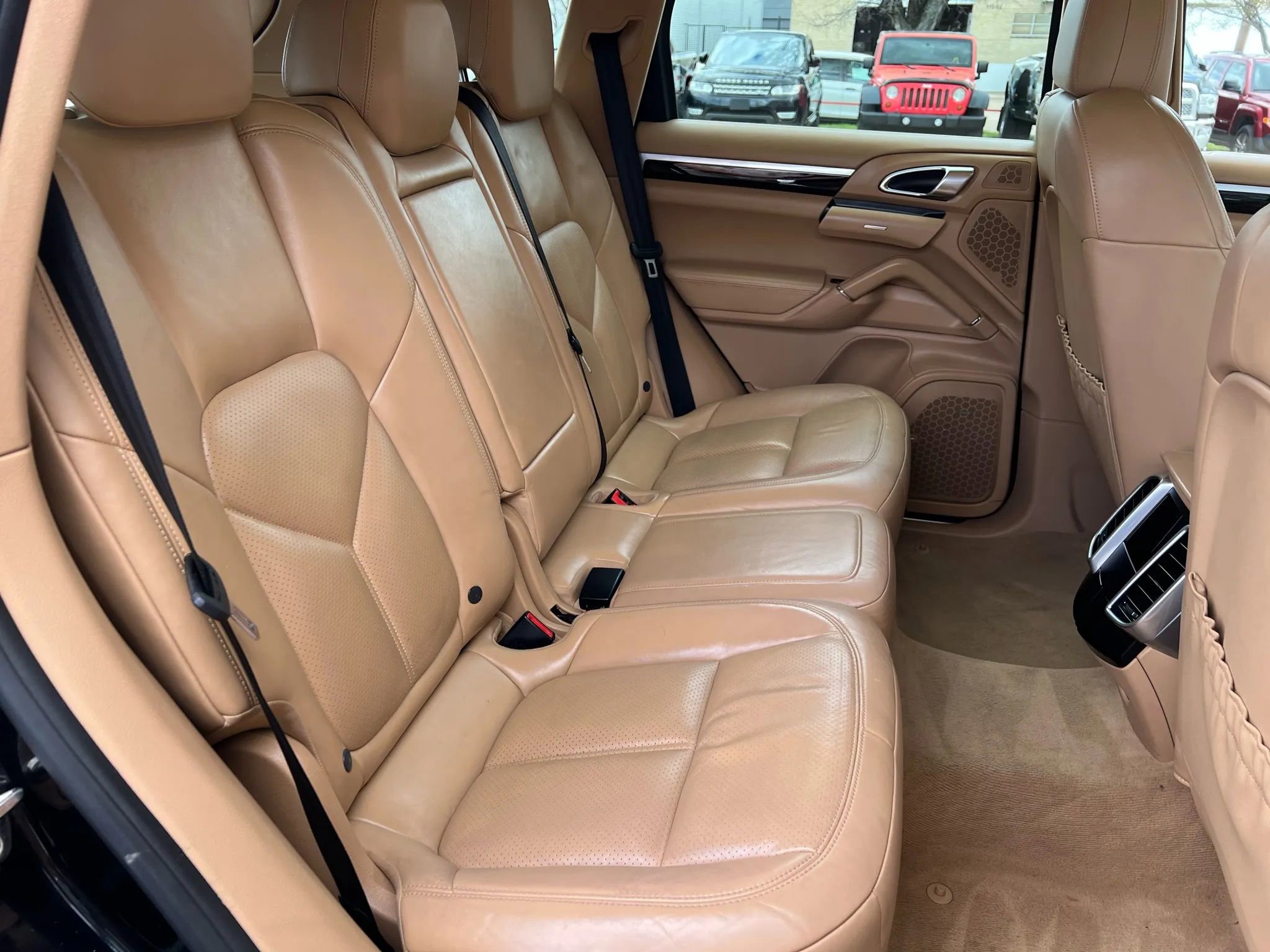 Used 2015 Porsche Cayenne S AWD/4WD image 31