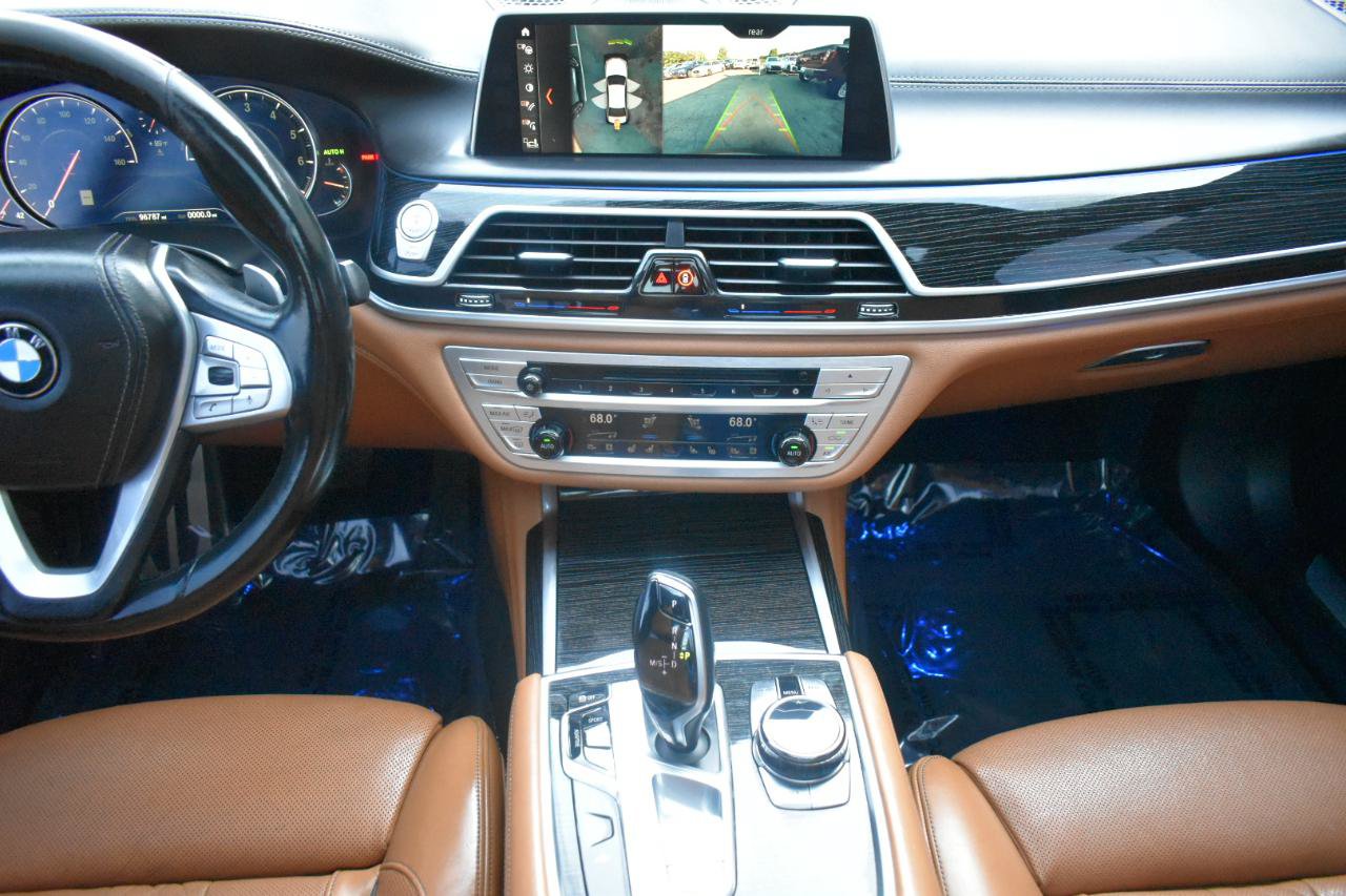 Used 2018 BMW 750i xDrive AWD/4WD image 17