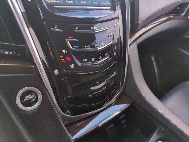 Used 2019 Cadillac Escalade Premium Luxury image 21