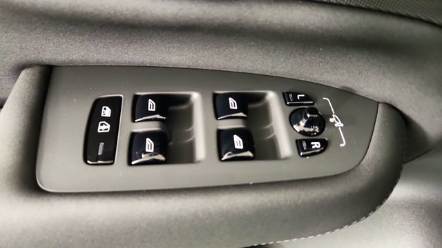 New 2026 Volvo XC90 T8 Plus w/ Protection Package AWD/4WD image 10