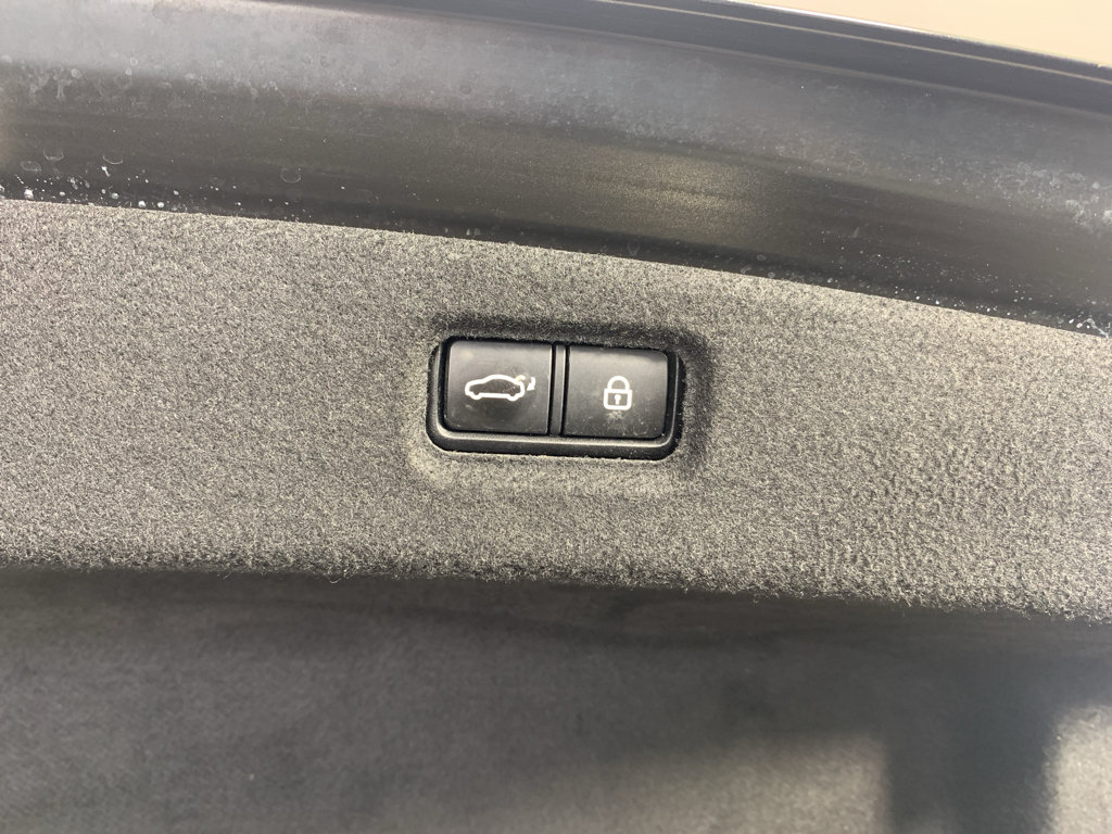 Used 2022 Genesis G90 5.0 Ultimate AWD/4WD image 38