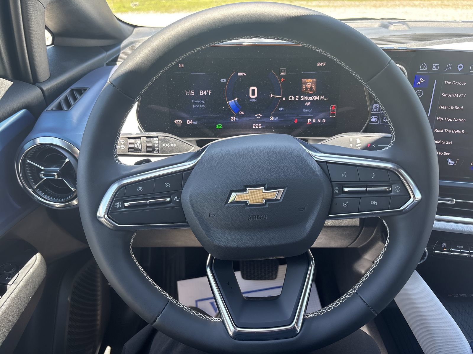 Used 2025 Chevrolet Equinox EV LT FWD image 17