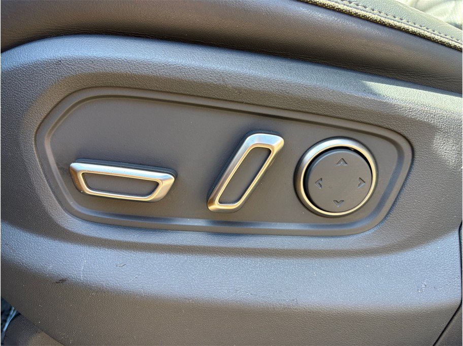 Used 2023 Rivian R1S AWD Adventure Quad image 22