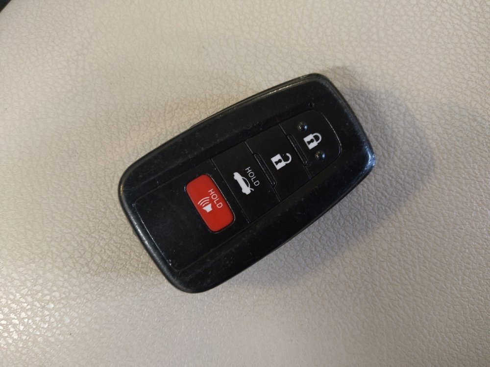 Used 2018 Toyota Camry LE w/ Convenience Package FWD image 32