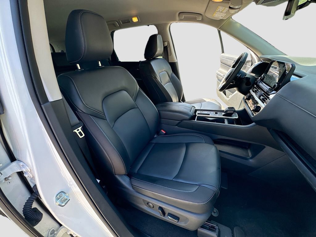 Used 2024 Nissan Pathfinder SL image 29