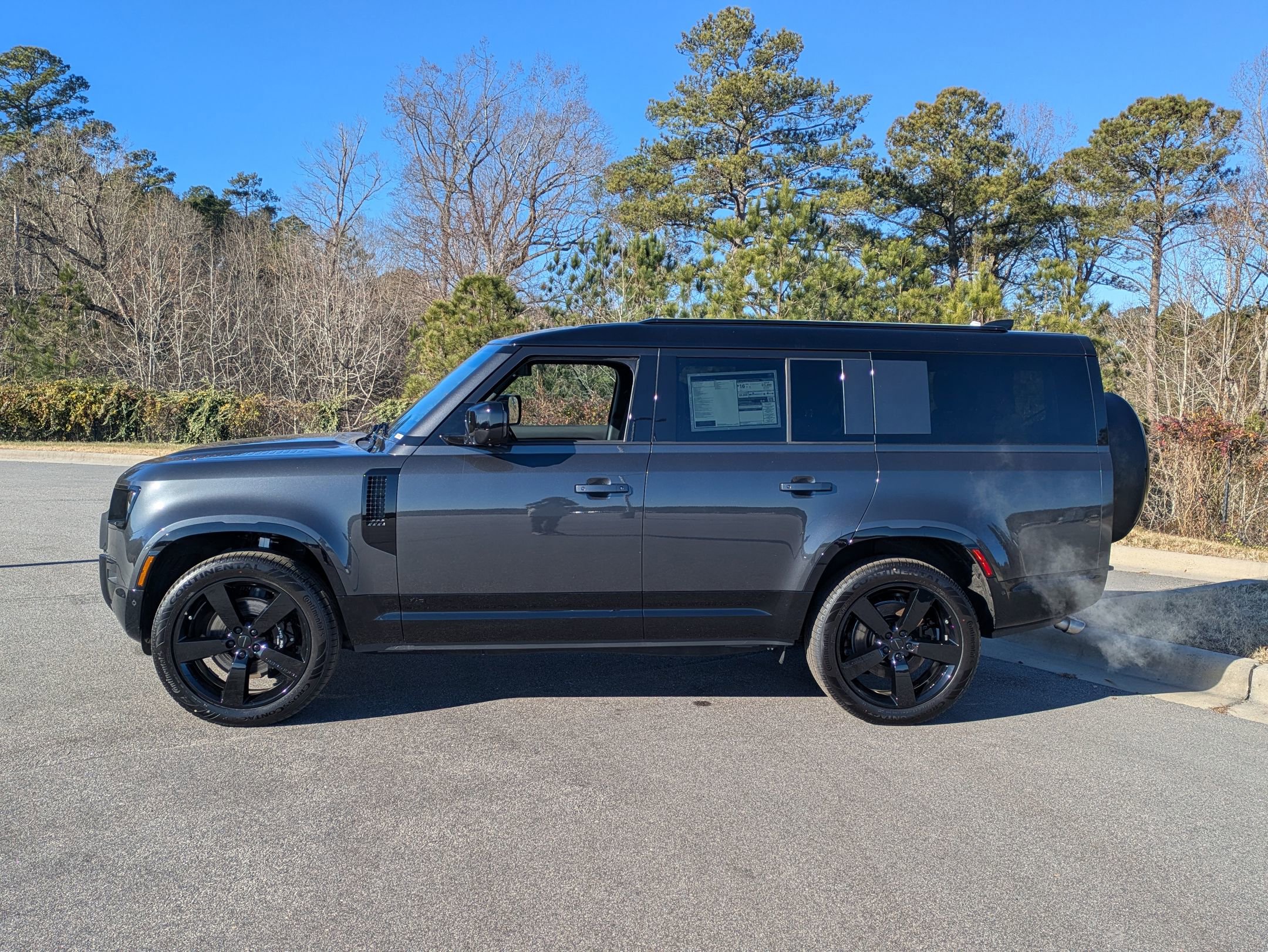 New 2026 Land Rover Defender 130 V8 image 8