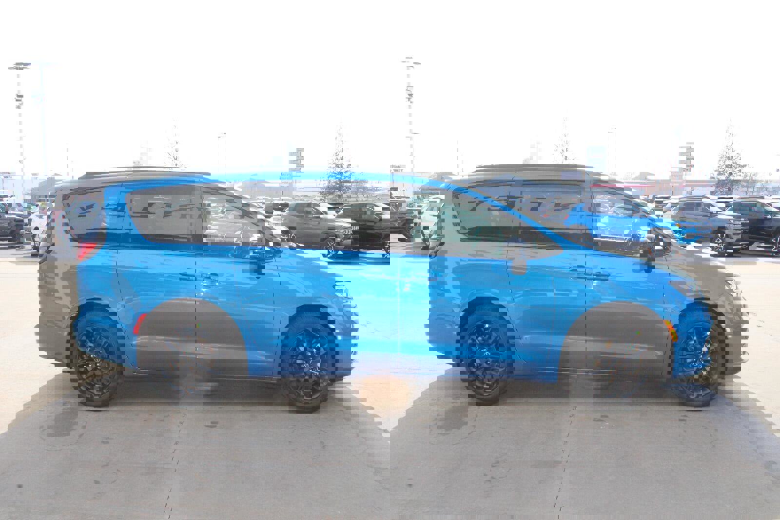 New 2026 Chrysler Pacifica Select w/ S Appearance Package image 6