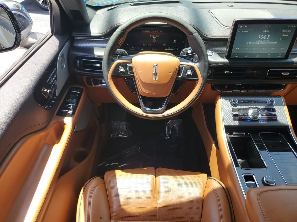 Used 2020 Lincoln Aviator Black Label AWD/4WD image 17
