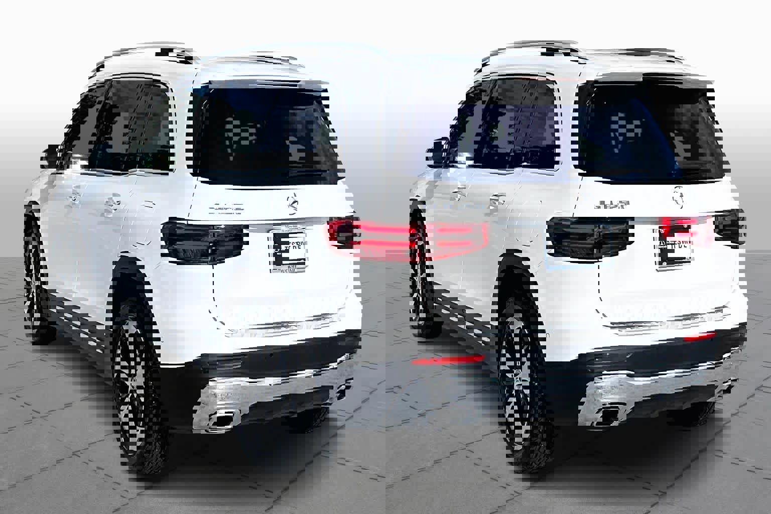 Used 2025 Mercedes-Benz GLB 250 image 11